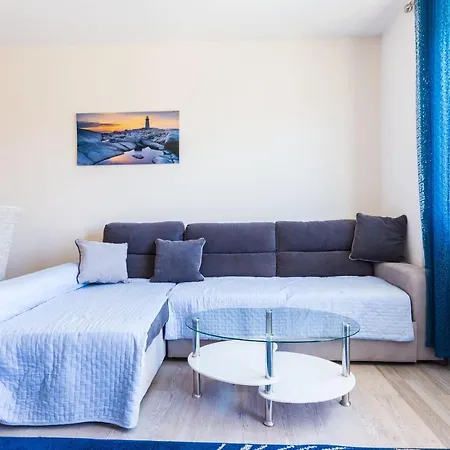 Nela 1bdr W Balcony Lägenhet