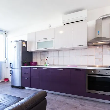 Nela 1bdr W Balcony Lägenhet *