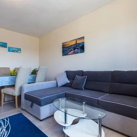 Nela 1bdr W Balcony